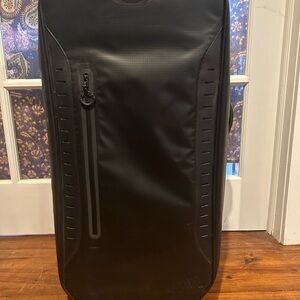 Oakley soft top rolling suitcase 36 in